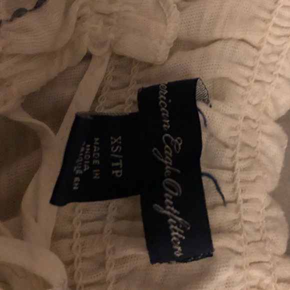 Beautiful embroidered off the shoulder blouse 👚 - Picture 5 of 8